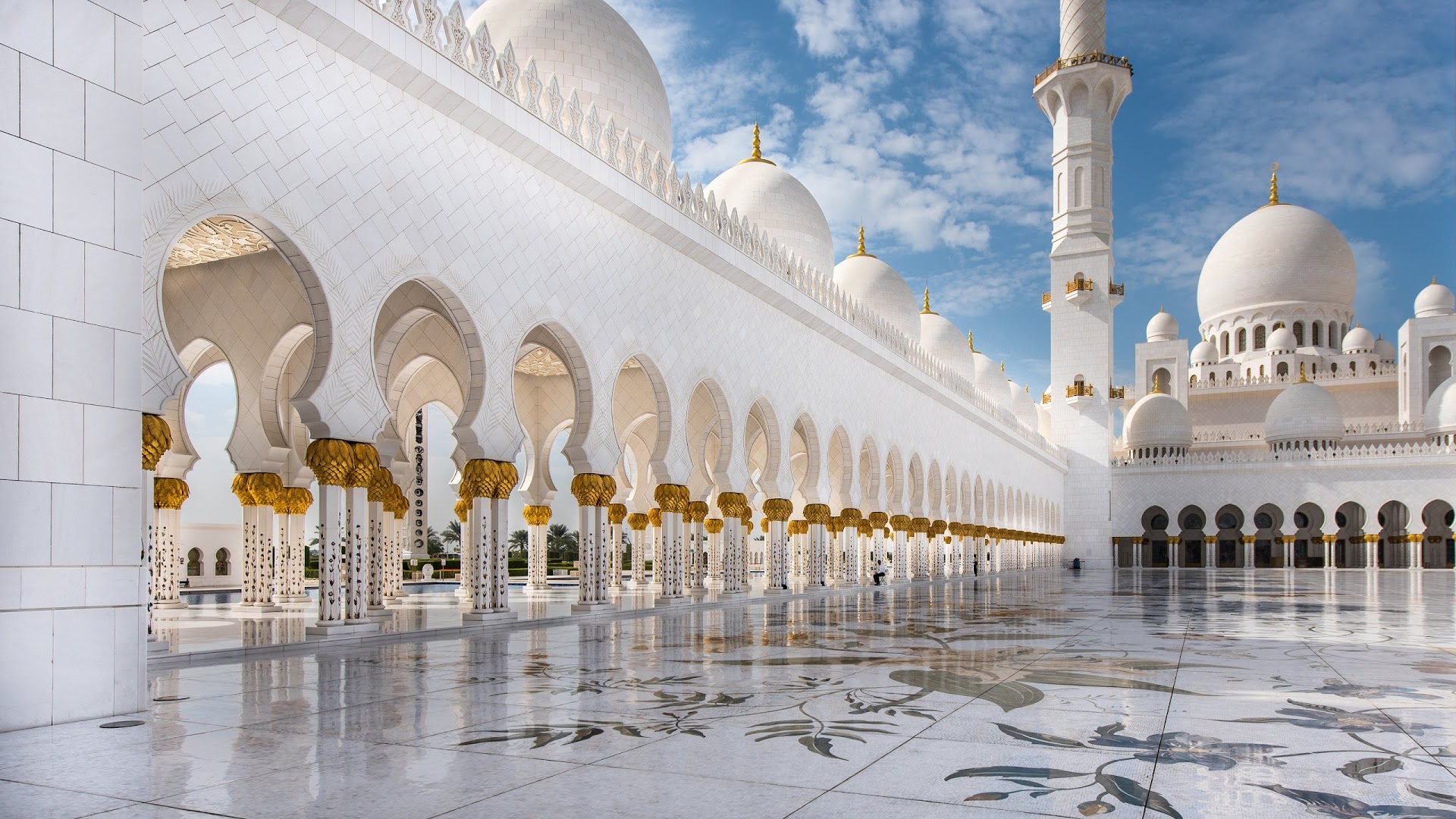 Sheikh Zayed Grand Mosque in Abu Dhabi